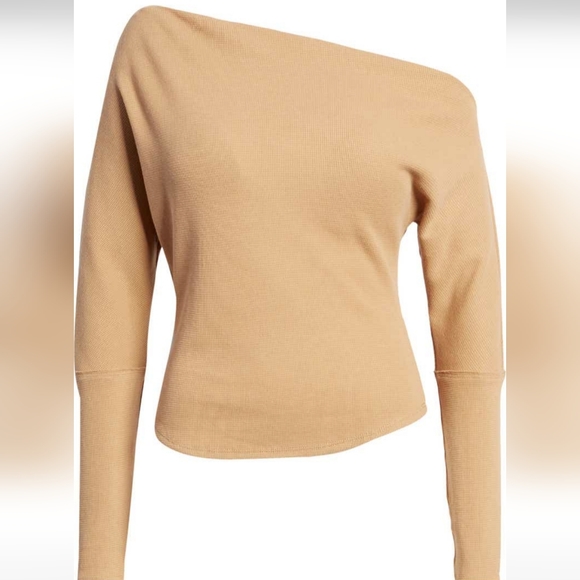 Off The Shoulder Top - Picture 5 of 7